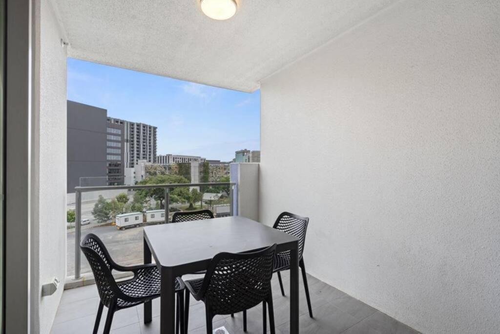 בריסביין Lovely 2- Bedroom Rental Unit With Free Parking מראה חיצוני תמונה